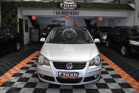 VOLKSWAGEN POLO SEDAN 1.6 MI COMFORTLINE 8V FLEX 4P MANUAL VOLKSWAGEN POLO SEDAN 1.6 MI COMFORTLINE 8V FLEX 4P MANUAL